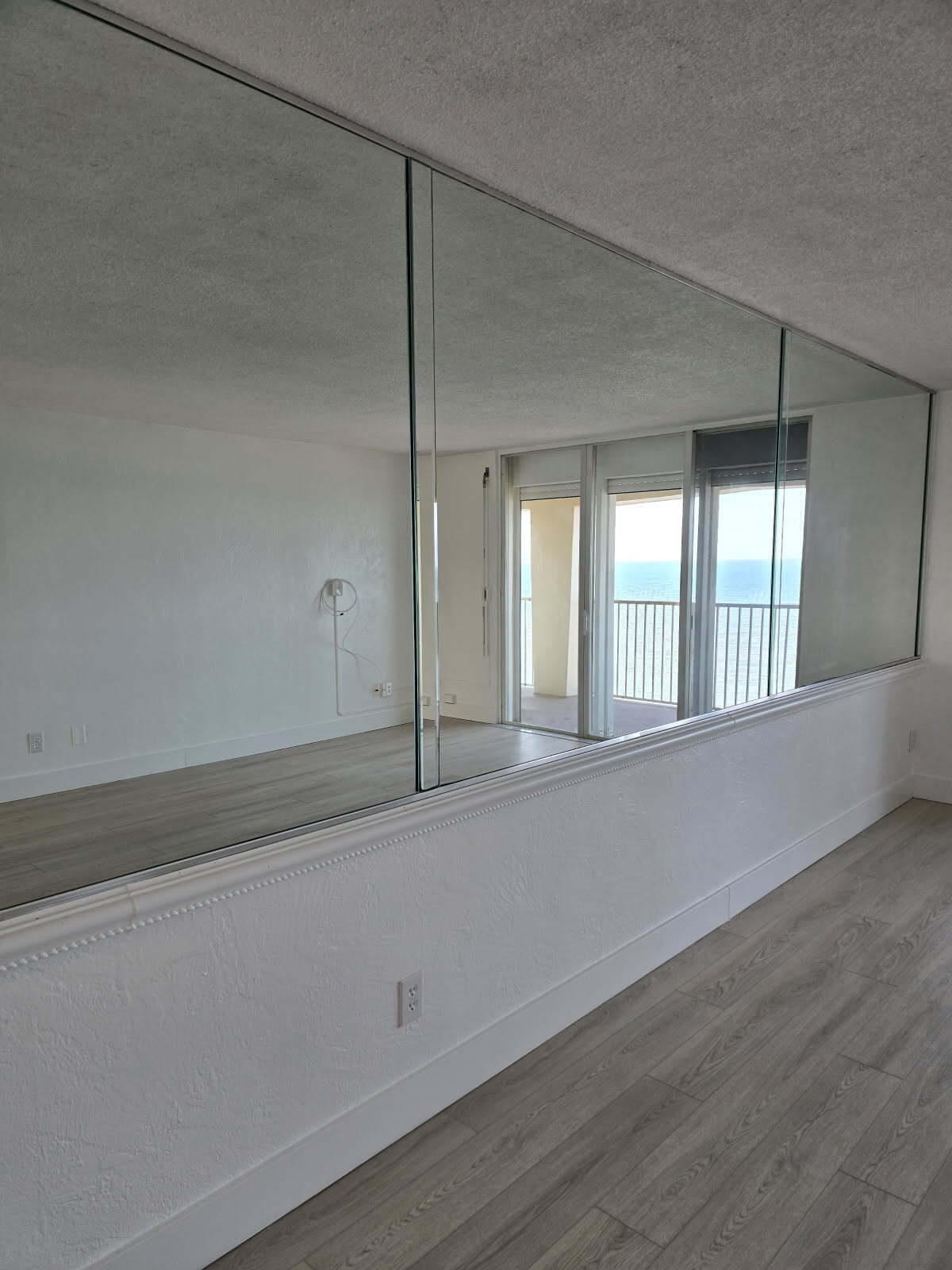 Living Room - 89 S Atlantic Ave