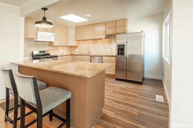 Building Photo - 316 Bridgeview Dr