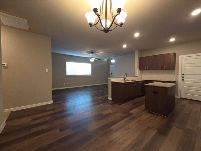 Building Photo - 9740 Grosbeak Ln