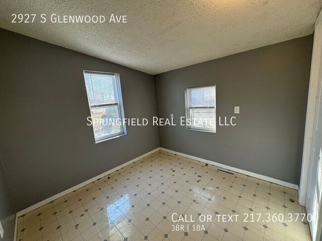 Building Photo - Convenient 3 Bed, 1 Bath Home with Large R...