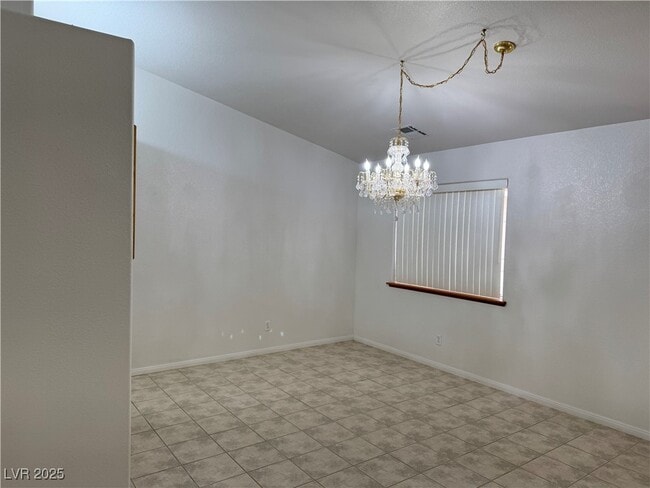 Building Photo - 1841 S Vineyard Dr W