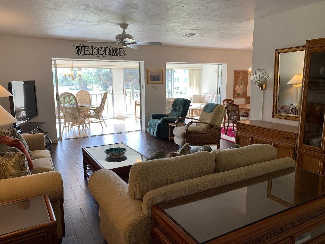 Building Photo - 1739 Golf Club Dr