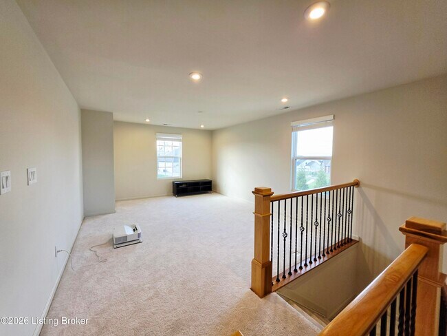 Building Photo - 17505 Shakes Creek Dr