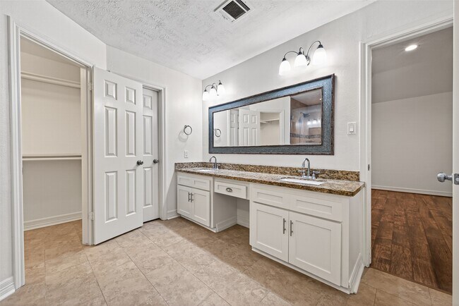 Building Photo - 14222 Stokesmount Dr
