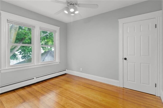 Building Photo - 100 De Pinedo St