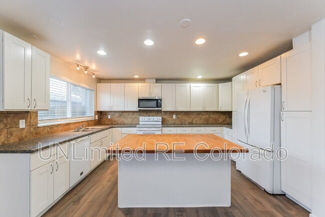 Building Photo - 10321 E Evans Ave