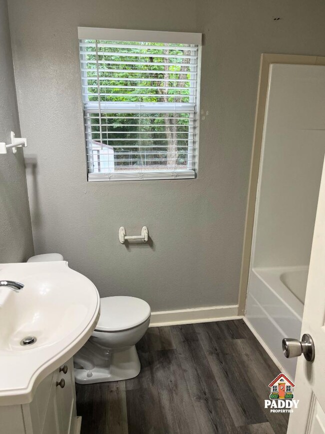 Building Photo - 616 Arizona Ave