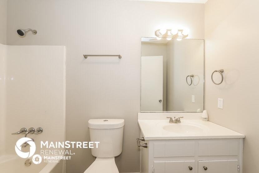 Building Photo - 2630 King George Ct NE