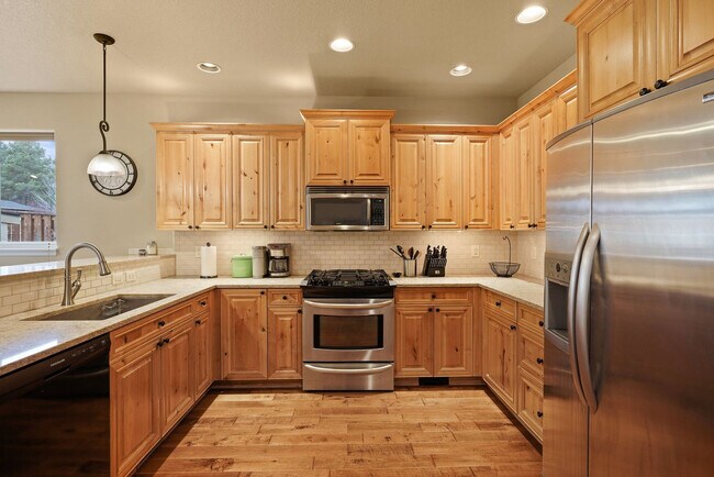 Building Photo - 20482 Jacklight Ln