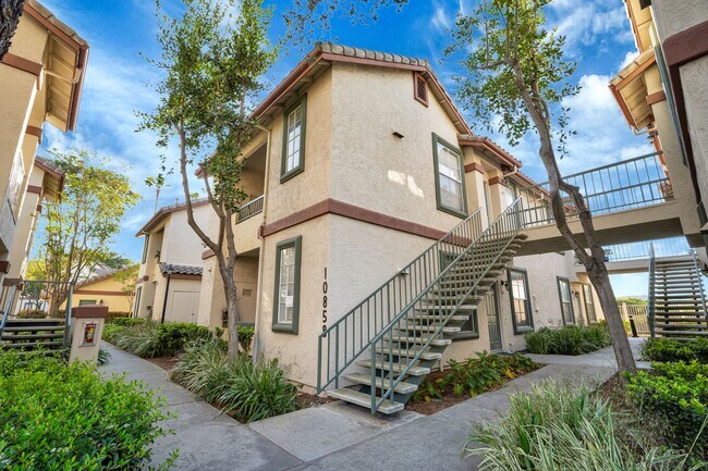 Building Photo - 10858 Sabre Hill Dr