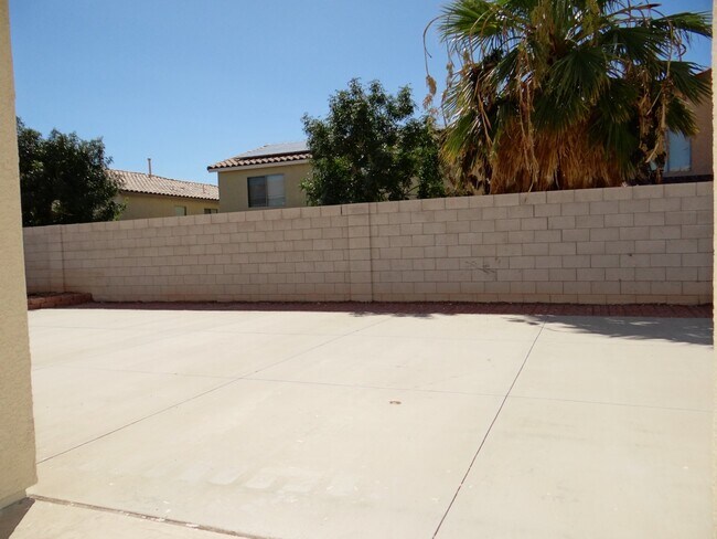 Building Photo - 10119 W Mesa Vista Ave