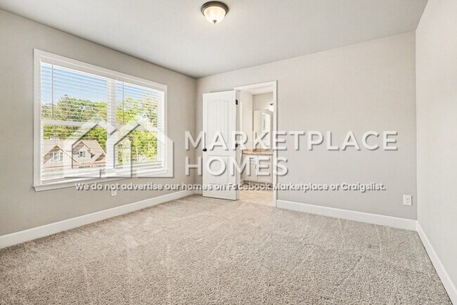 Building Photo - 110 Hawthorn Ln