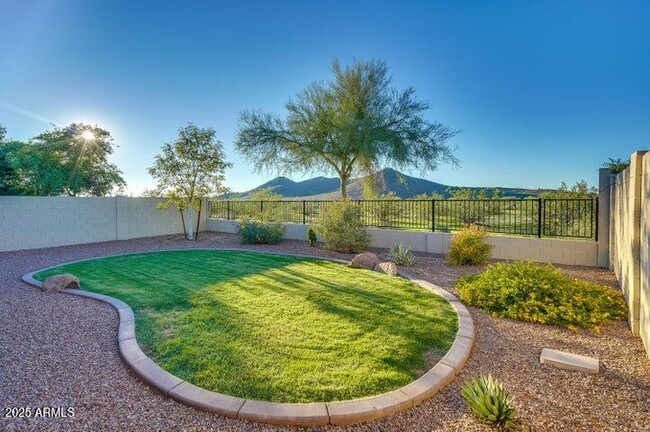 Building Photo - 2938 E Quiet Hollow Ln