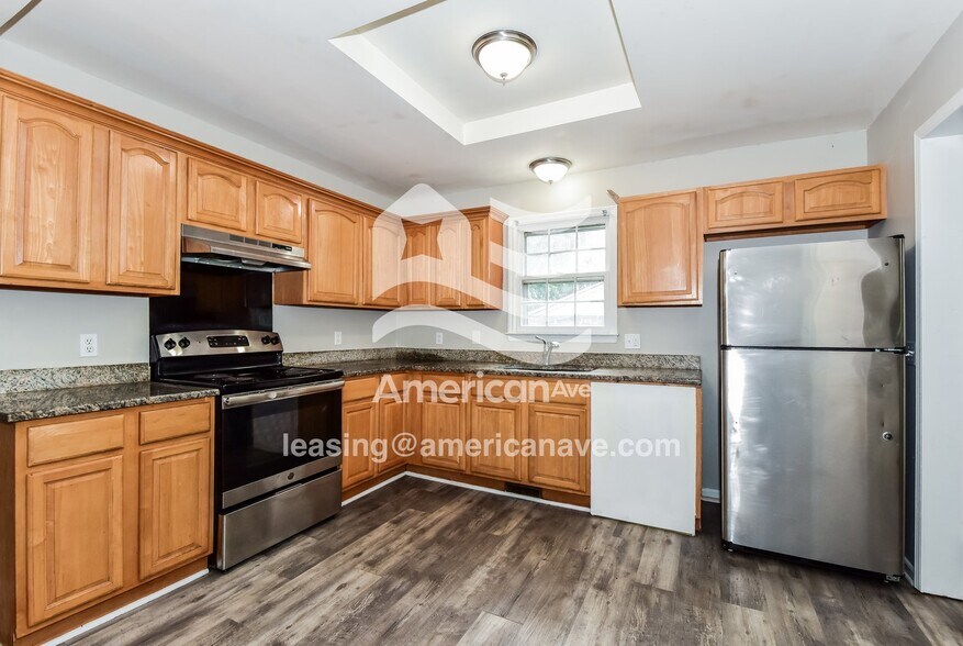 Building Photo - 325 Greensprings Dr