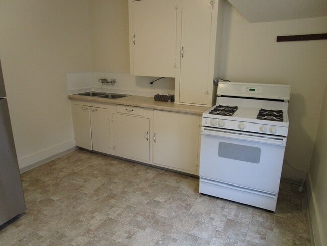 Building Photo - 3431 Rockefeller Ave