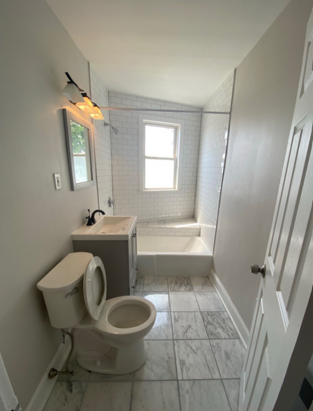Building Photo - 92 Winthrop Shore Dr