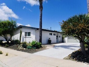 Building Photo - 4970 Mt Almagosa Dr