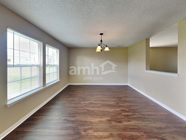 Building Photo - 356 Winterset Way