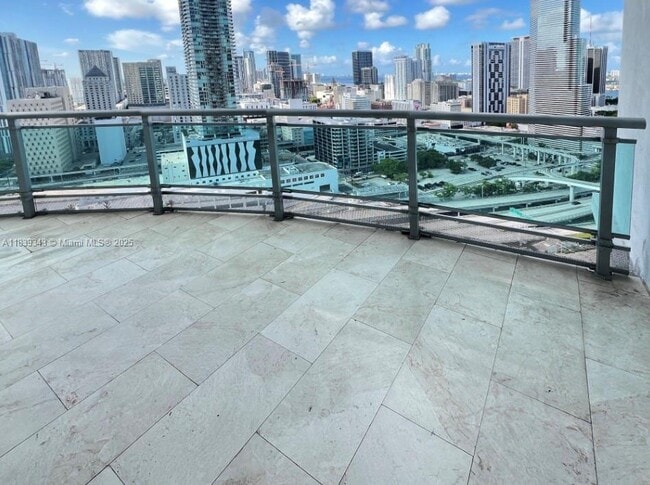 Building Photo - 350 S Miami Ave