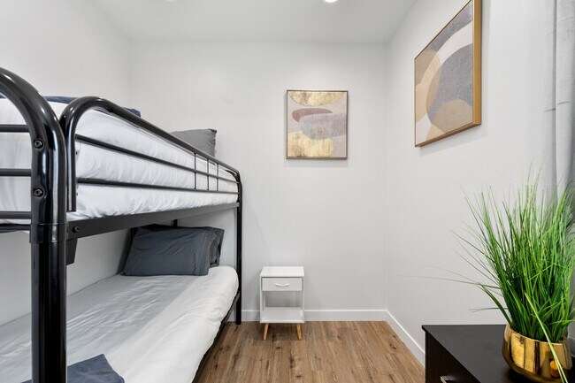 Building Photo - 3806 E Polk St