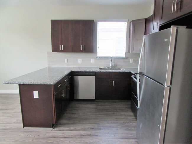 Building Photo - 3249 Dixie Dr