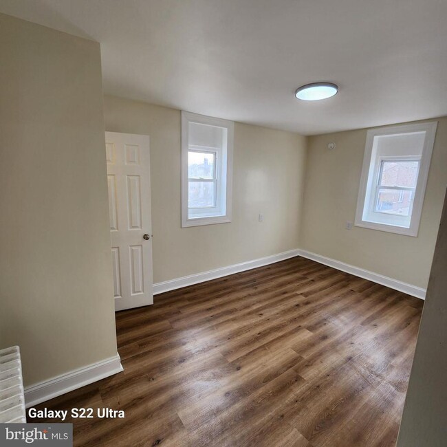 Building Photo - 5490 W Berks St