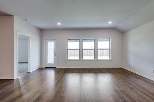 Building Photo - 808 Saddle Horn Way