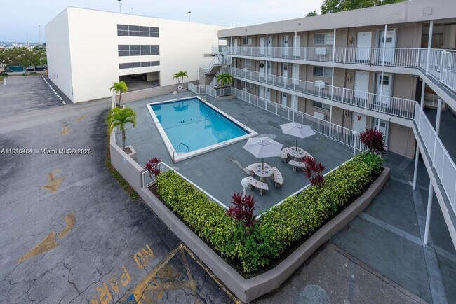 Building Photo - 6580 Santona St