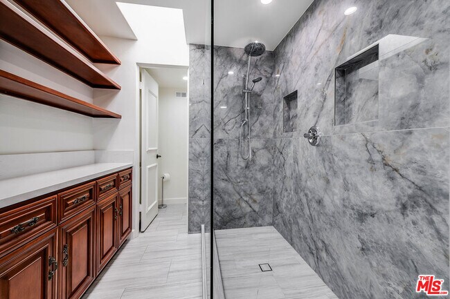 Building Photo - 9507 W Olympic Blvd