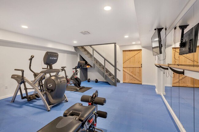 Building Photo - 1 Paumanok Rd