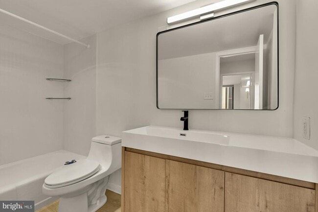 Building Photo - 4620 N Park Ave