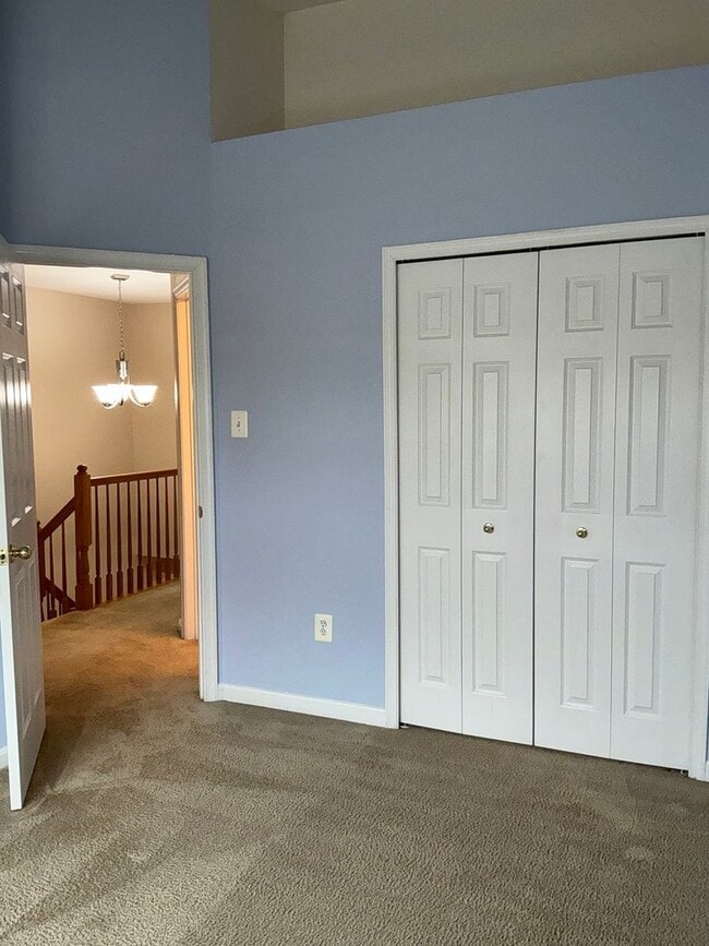 Building Photo - Very well maintained 3BR 2.5BA 3 level townhome located in the Milestone Community of Germantown