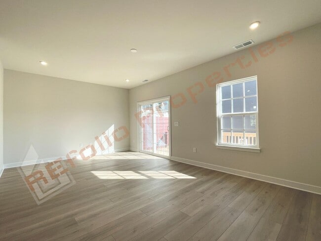 Building Photo - Beautiful brand new 3-Story Townhome | 4 B...