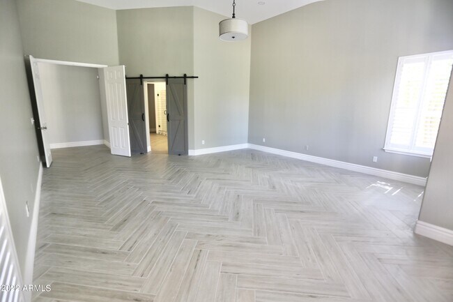 Building Photo - 1084 W Enfield Pl