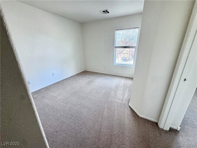 Building Photo - 6034 Tea Light Ct