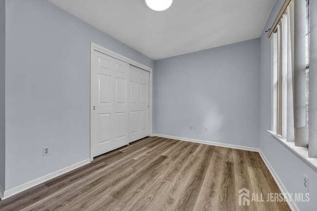 Building Photo - 604 Woodhaven Dr