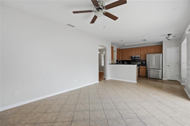 Building Photo - 10215 Lakeside Vista Dr