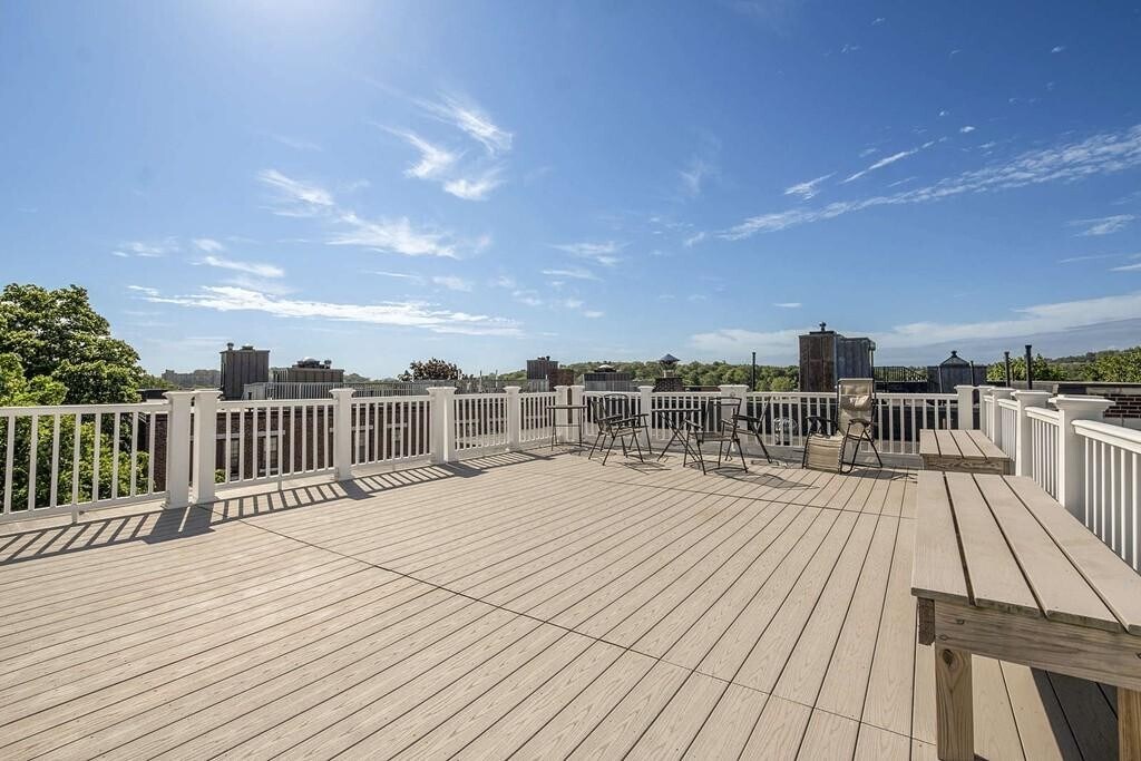 Building Photo - 145 Englewood Ave