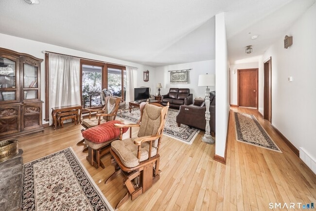 Building Photo - 41 Trout Brook Dr