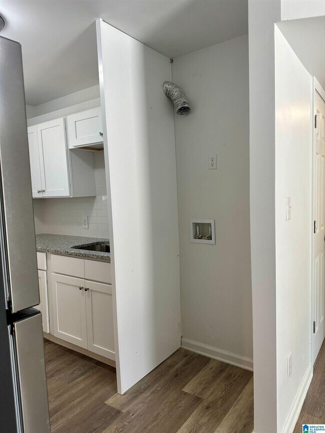 Building Photo - 1911 19th Ct N