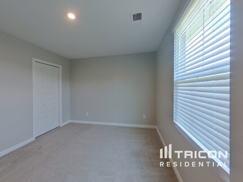 Building Photo - 1413 Kobuk Vly Ct