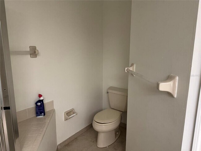 Building Photo - 2450 Sweetwater Country Club Dr
