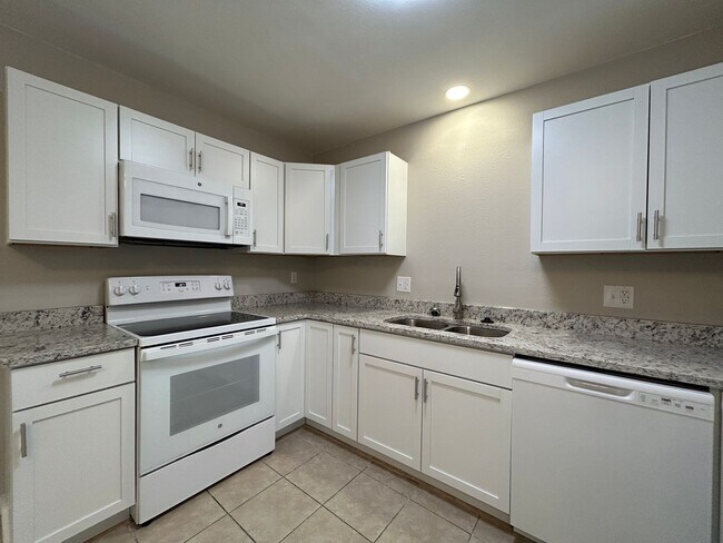 Building Photo - Modern 2 Bed for Rent – Minutes from Pinnacle Hills and Pleasant Crossing