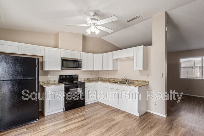 Building Photo - 4744 E Camino St