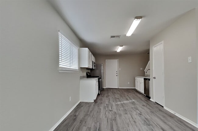 Building Photo - 12522 Sterlingstone Dr