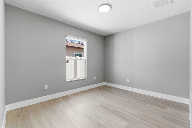 Building Photo - Top Shelf Aquisitions