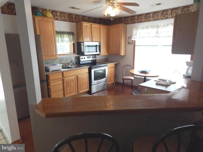Building Photo - 2553 Warm Springs Rd
