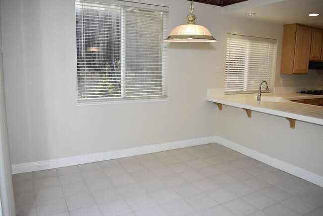 Building Photo - 630 Rogers Cir