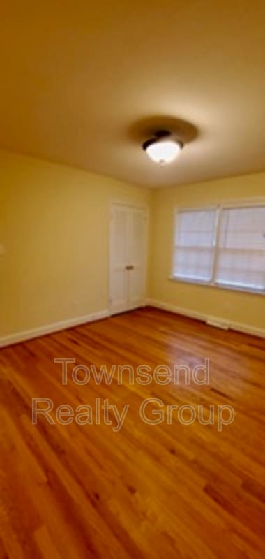 Building Photo - 5720 Londonderry Rd