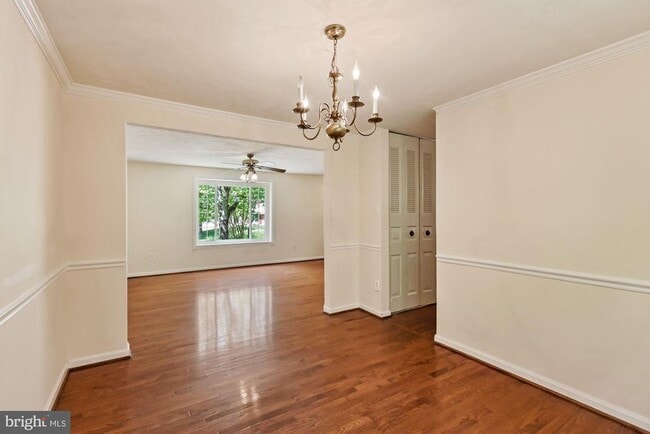 Building Photo - 9404 Mirror Pond Dr